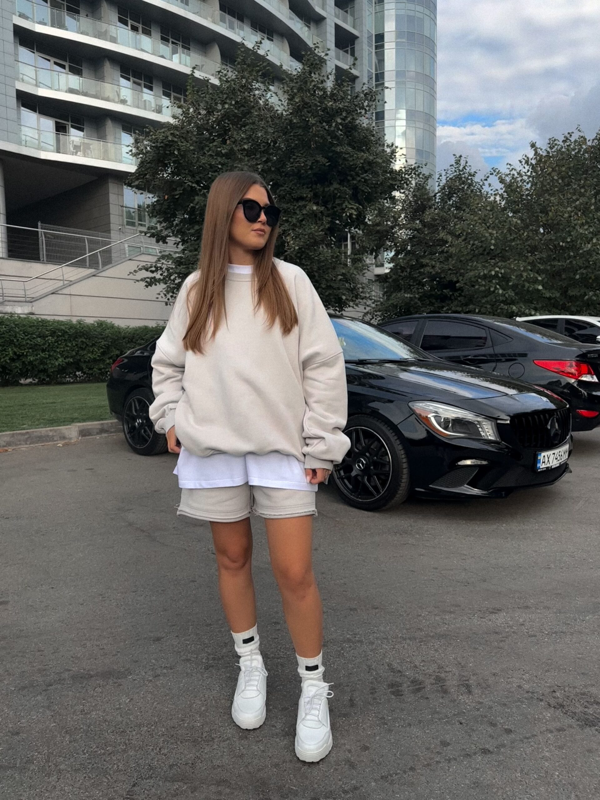 Спортивний жіночий костюм світло-сірий з шортами із діагоналі - Зображення 5