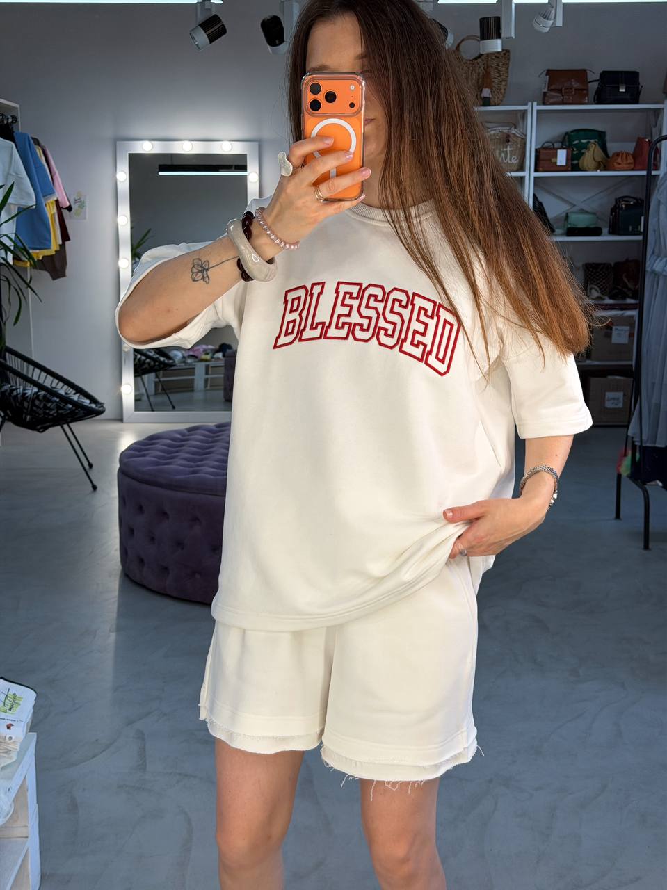Костюм трьохнитка шампань з вишивкою Blessed (футболка овермайз + шорти подовжені) - Зображення 5