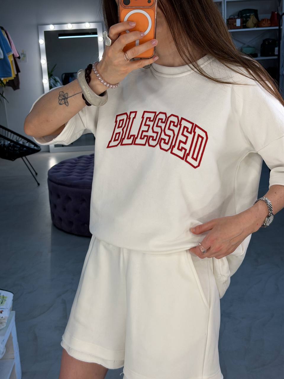 Костюм трьохнитка шампань з вишивкою Blessed (футболка овермайз + шорти подовжені) - Зображення 2