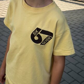 Дитяча футболка банан з вишивкою six seven